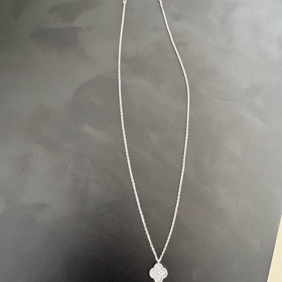 VAN CLEEF & ARPELS SWEET PAVE IN WHITE GOLD ๐ - Picture 3 of 11